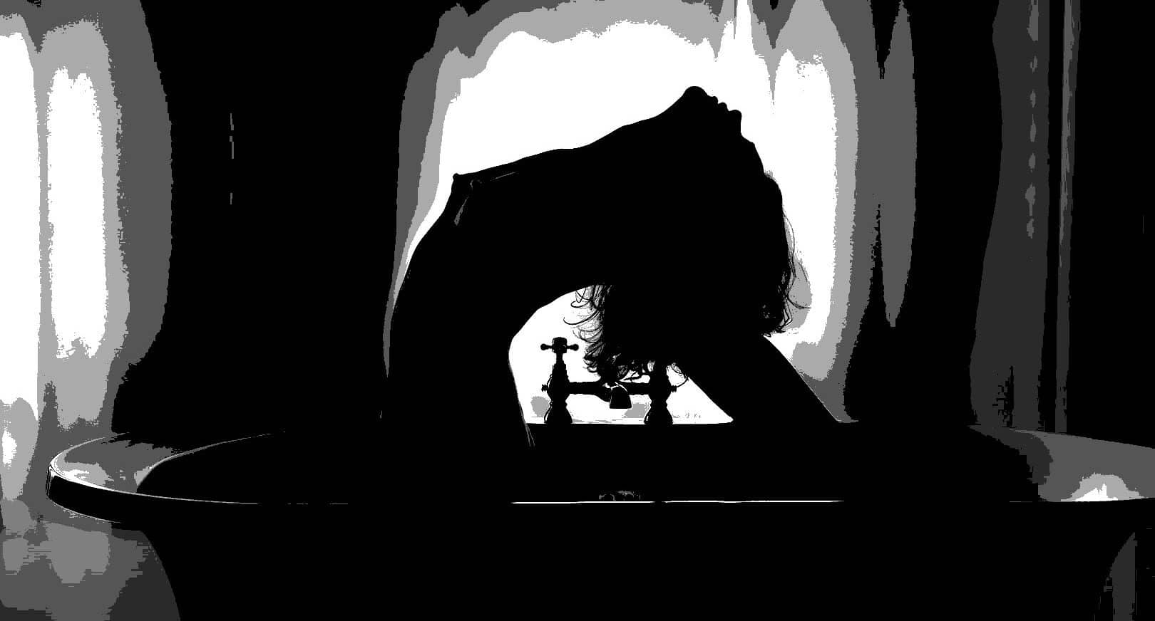 Emmanuelle De O., Tub, adjustment levels, black and white, eARTfoto the art of Jay Gee