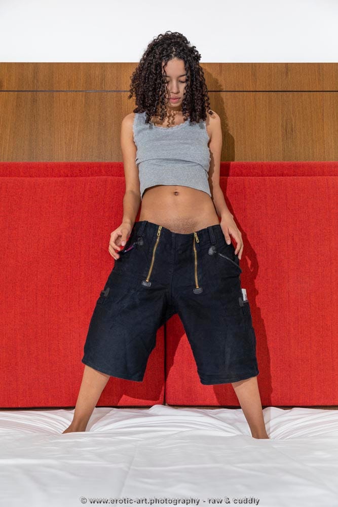 Valerie Ponce - 5 ft 2 in, Mission Accomplished - Image 3